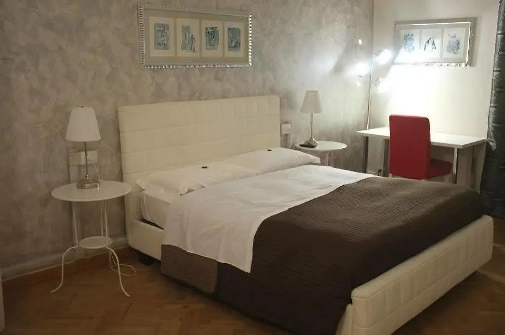 Opera Boutique B&B Firenze 3*,